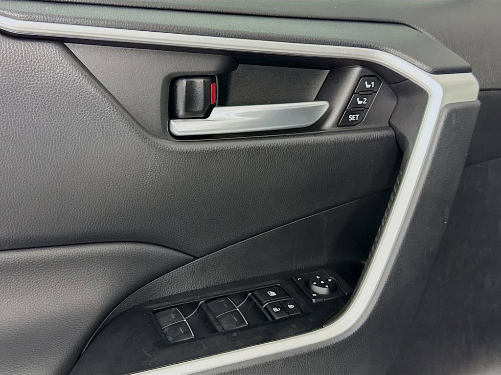 Used 2023 Toyota RAV4 XLE Premium AWD/4WD image 18