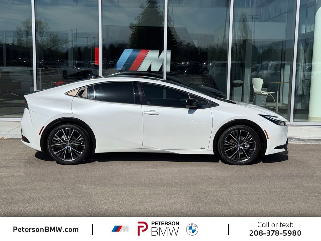 Used 2024 Toyota Prius XLE AWD/4WD image 6