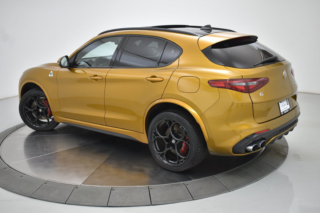 Used 2022 Alfa Romeo Stelvio Quadrifoglio w/ Active Assist Plus Package AWD/4WD image 12