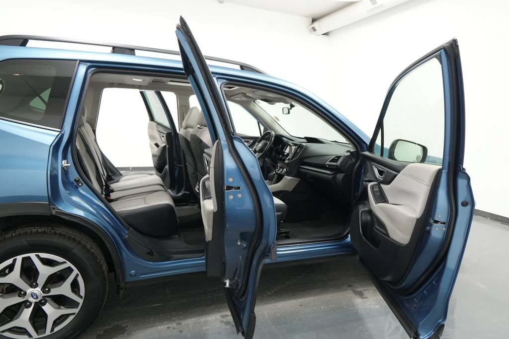 Used 2021 Subaru Forester Premium AWD/4WD image 29