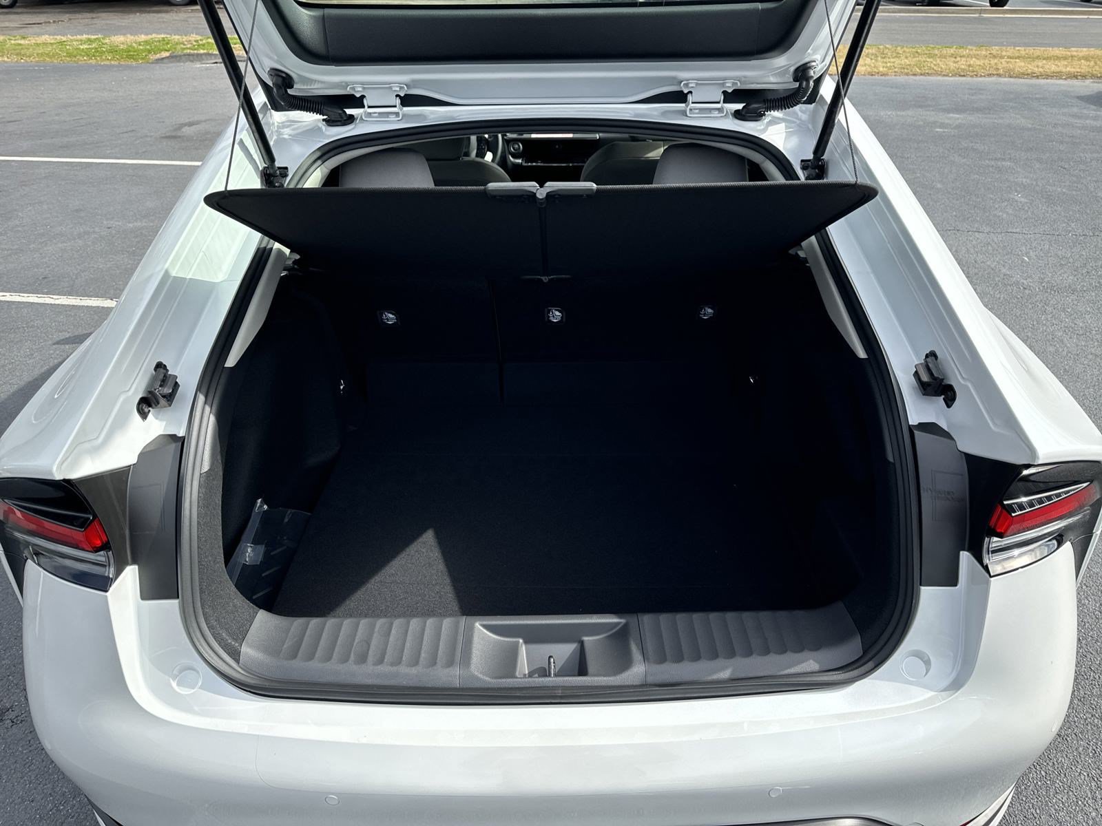 New 2024 Toyota Prius LE FWD image 35
