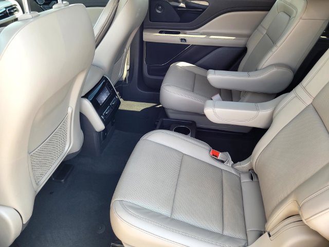 Certified 2023 Lincoln Aviator Reserve w/ Equipment Group 201A RWD image 12