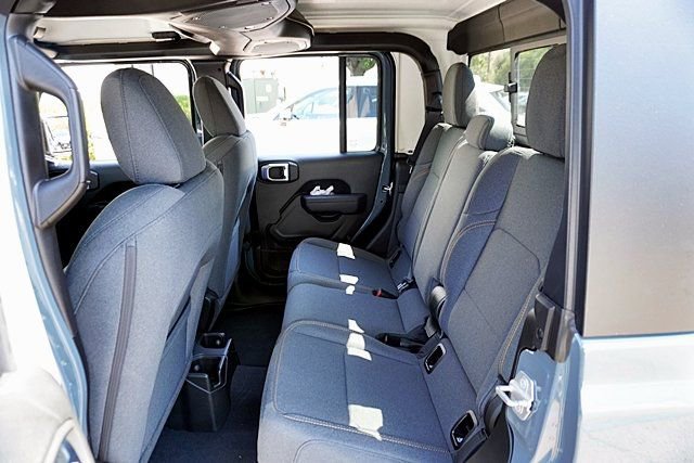 New 2025 Jeep Gladiator Sport S image 21
