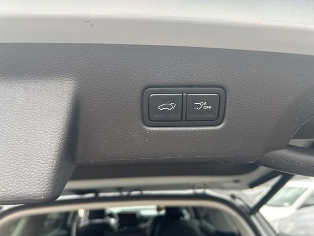 Certified 2025 Kia Carnival EX image 18