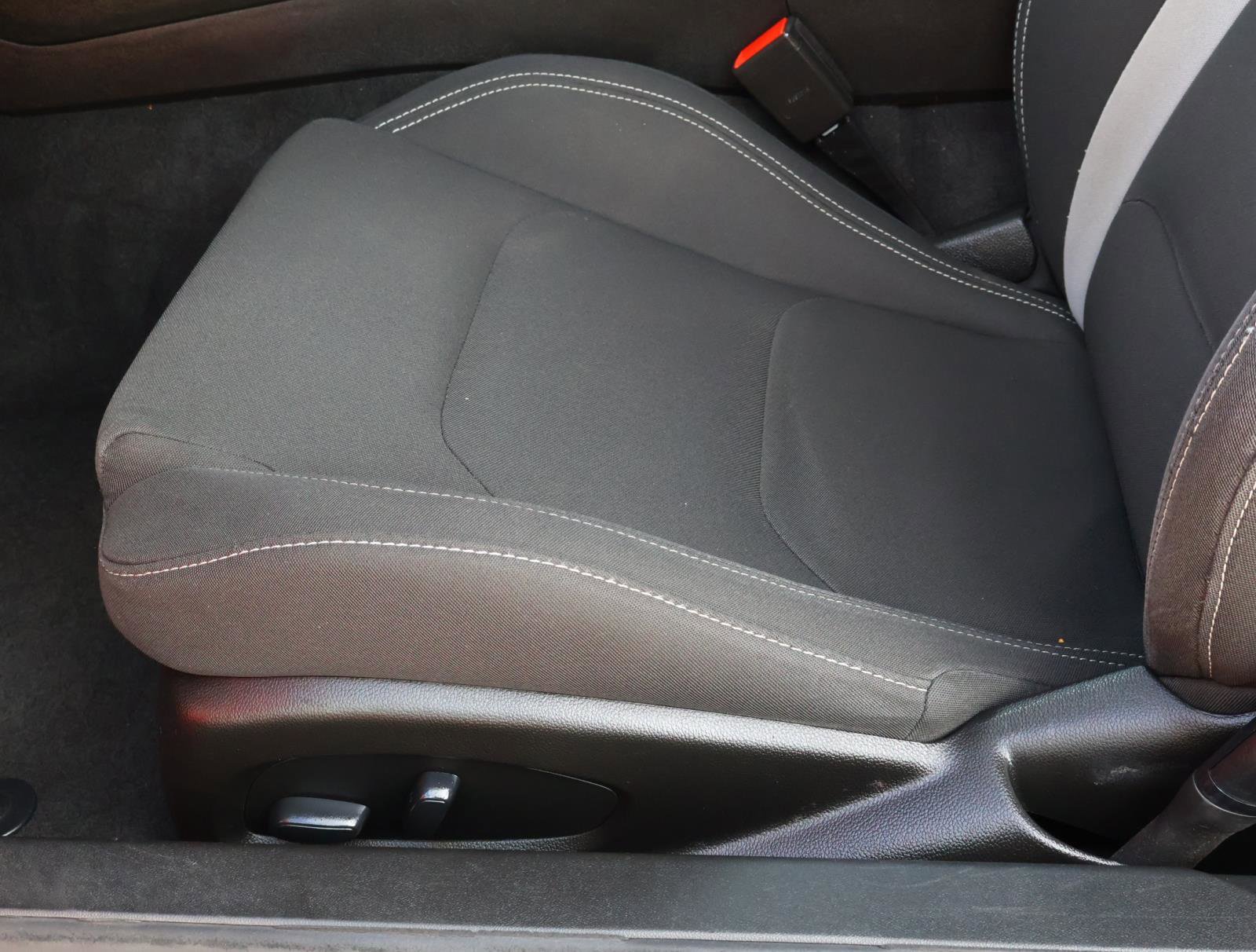 Used 2021 Chevrolet Camaro LT RWD image 11