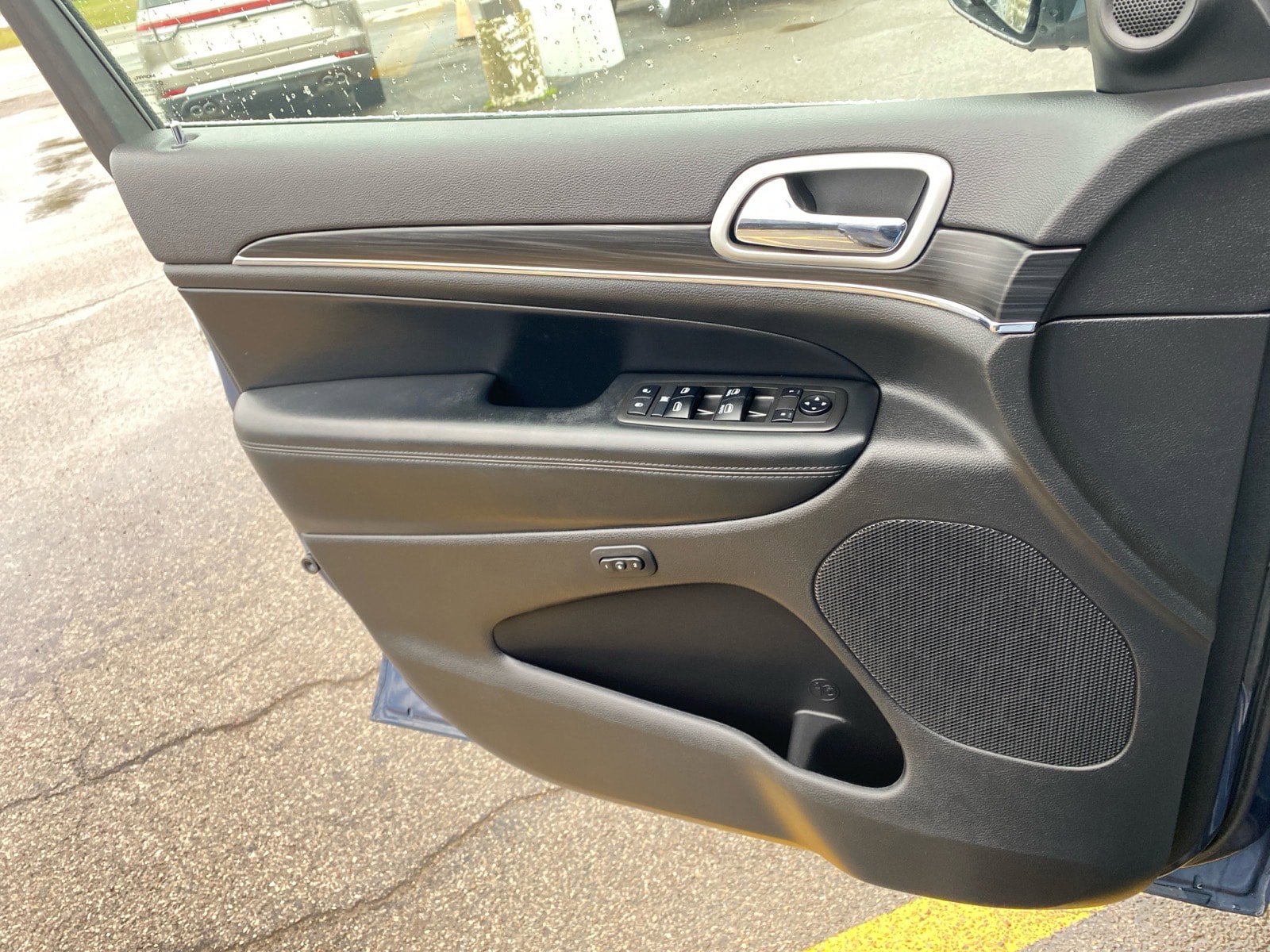 Used 2021 Jeep Grand Cherokee Limited AWD/4WD image 22