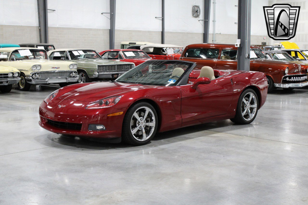 Used 2008 Chevrolet Corvette Convertible w/ Preferred Equipment Group image 2