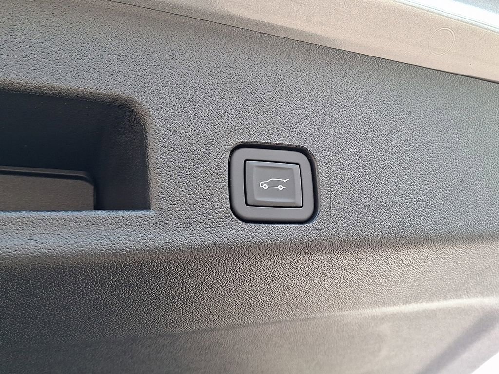 Used 2026 GMC Acadia Denali Ultimate w/ LPO, Floor Liner Package image 30