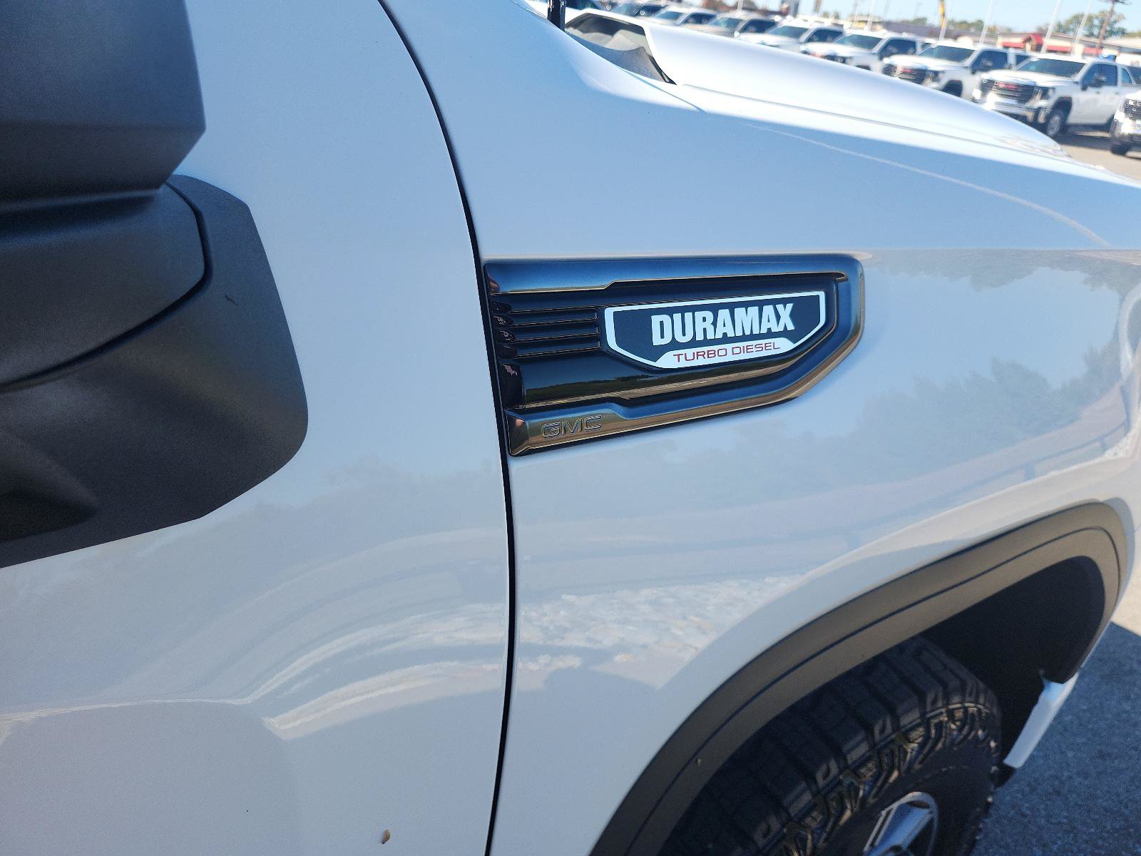 Used 2024 GMC Sierra 1500 AT4 w/ Technology Package AWD/4WD image 8