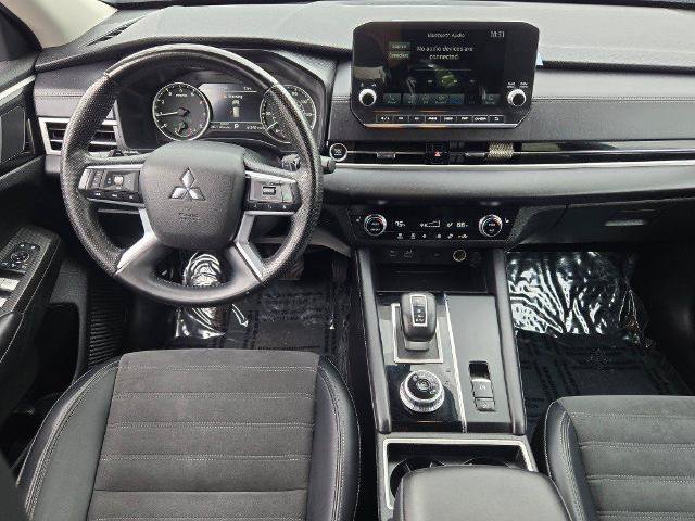 Used 2024 Mitsubishi Outlander SE FWD image 19