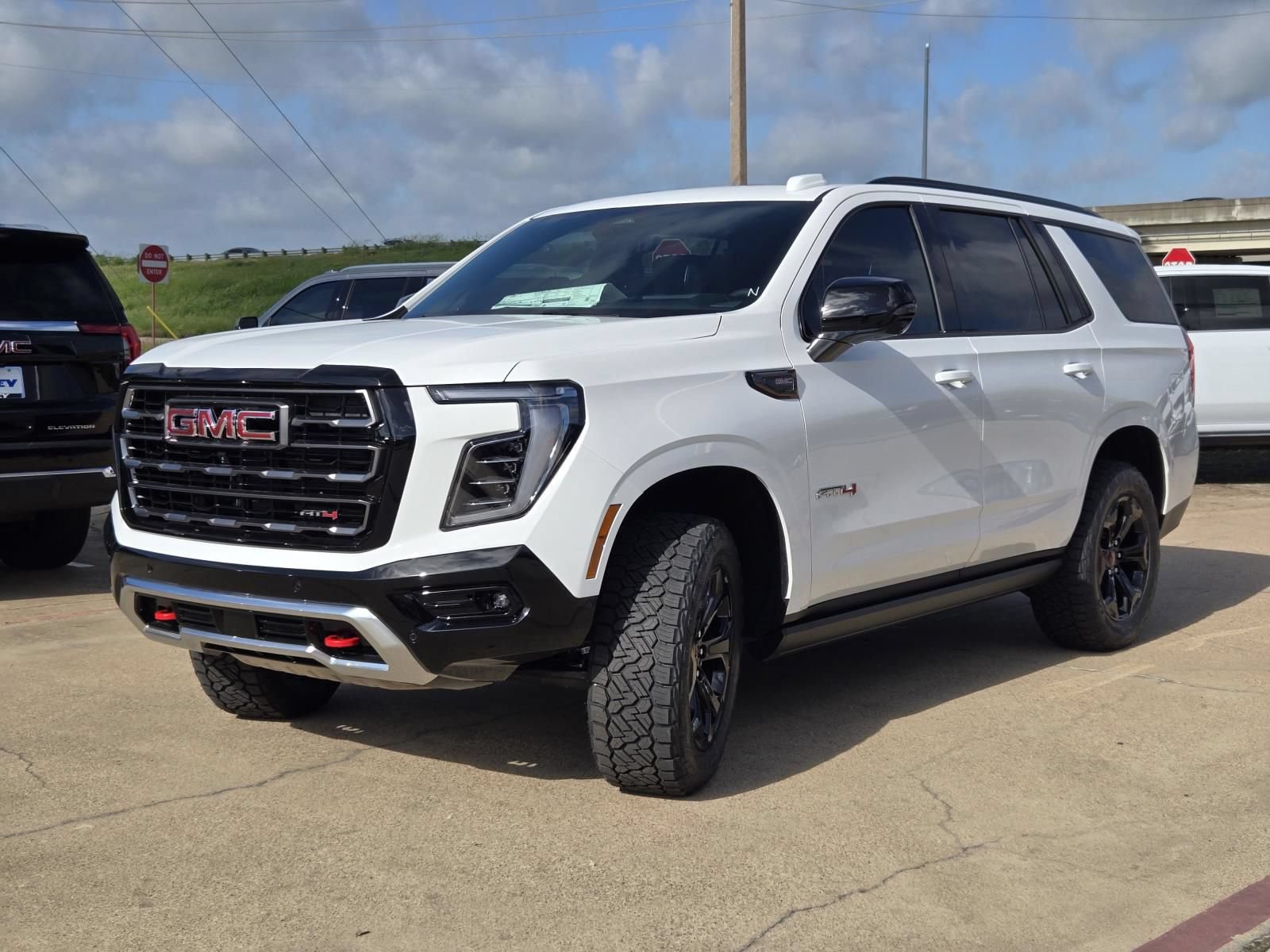 New 2026 GMC Yukon AT4 Ultimate AWD/4WD image 2