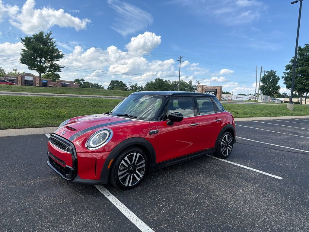 Used 2022 MINI Cooper S FWD image 1
