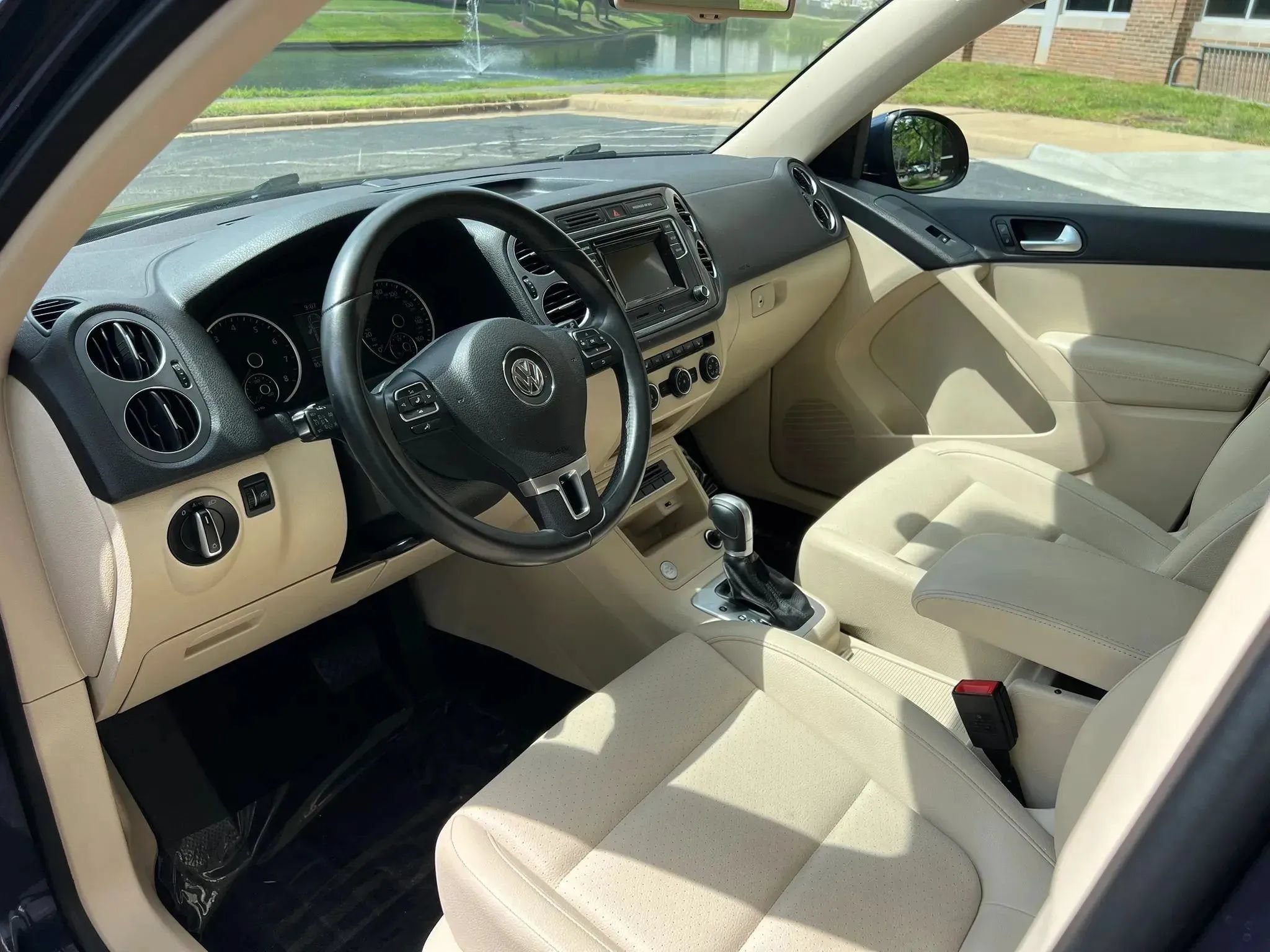 Used 2016 Volkswagen Tiguan S FWD image 10