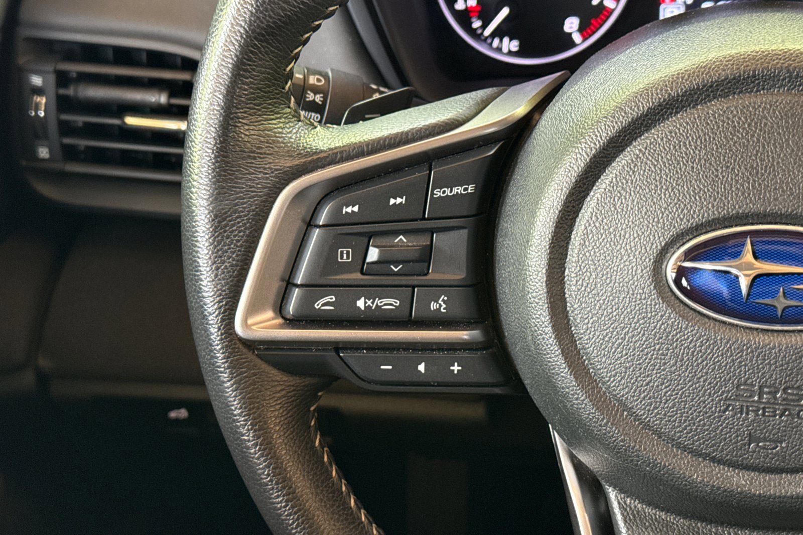 Used 2025 Subaru Outback Premium AWD/4WD image 30