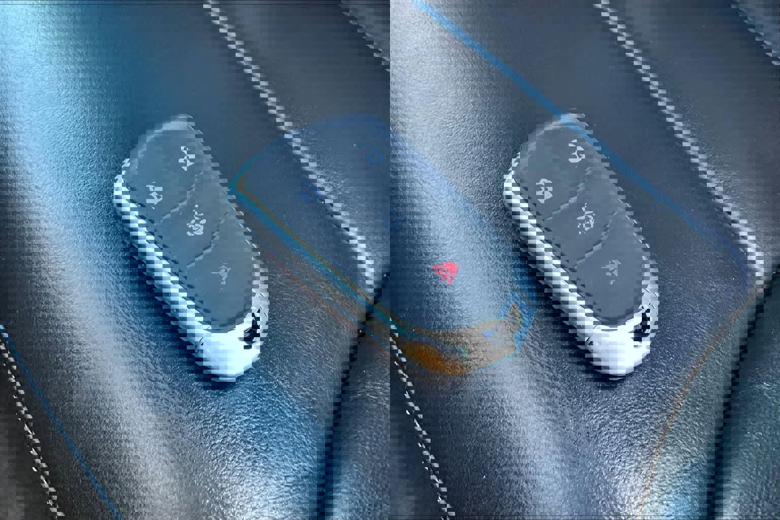 Used 2023 Cadillac XT4 Premium Luxury image 18