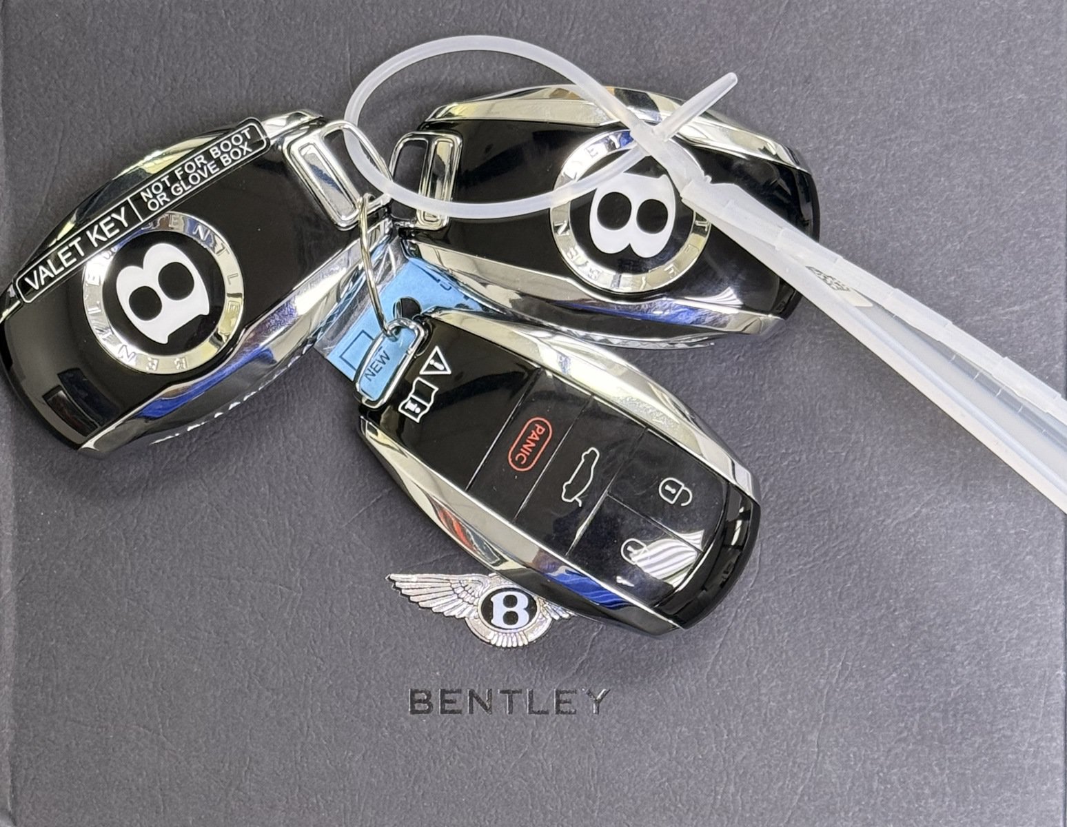New 2026 Bentley Flying Spur Plug-In Hybrid AWD/4WD image 44