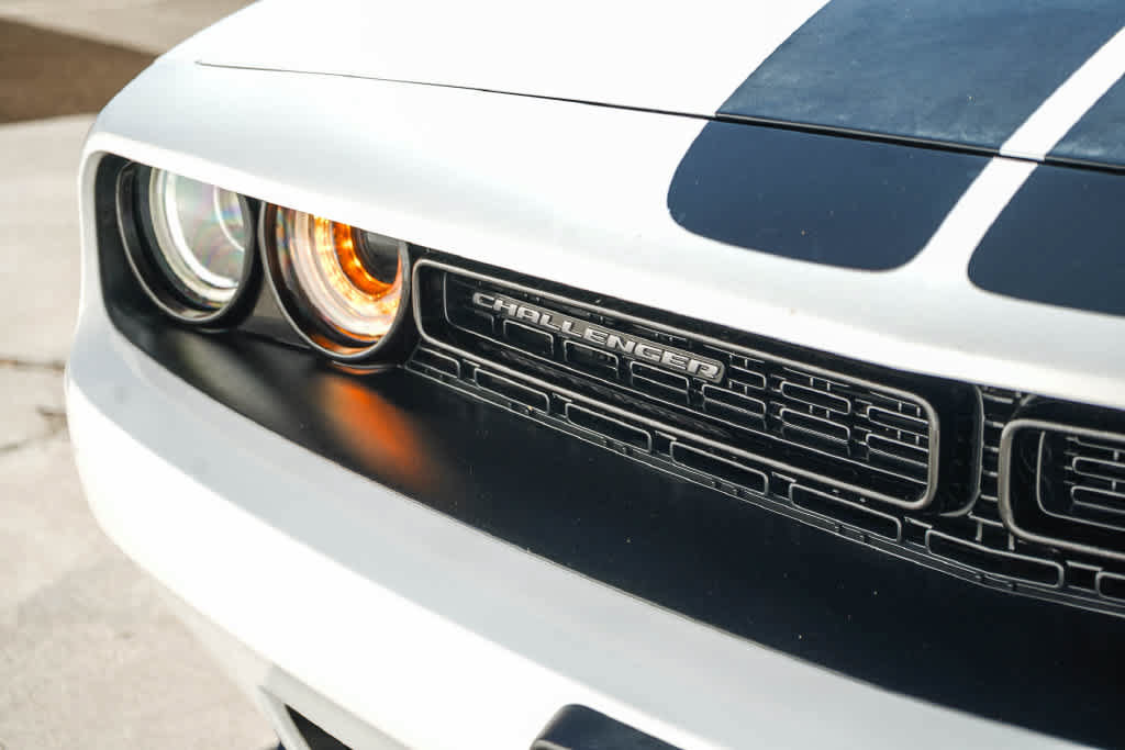 Used 2016 Dodge Challenger R/T Plus RWD image 9
