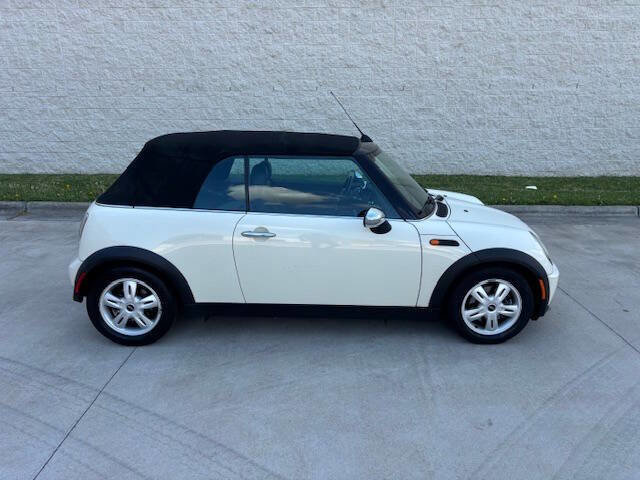 Used 2006 MINI Cooper Convertible image 16