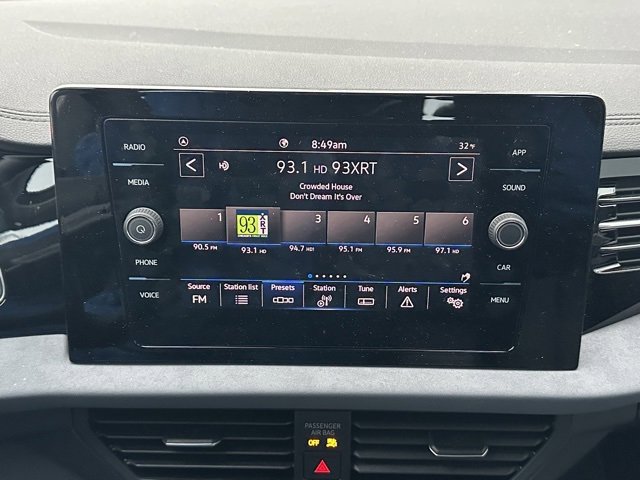 Certified 2025 Volkswagen Jetta SE image 28