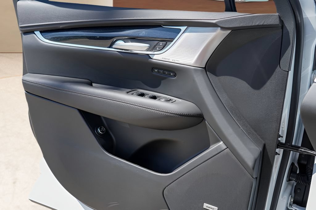 New 2026 Cadillac XT5 Premium Luxury w/ LPO, ONYX Package FWD image 17