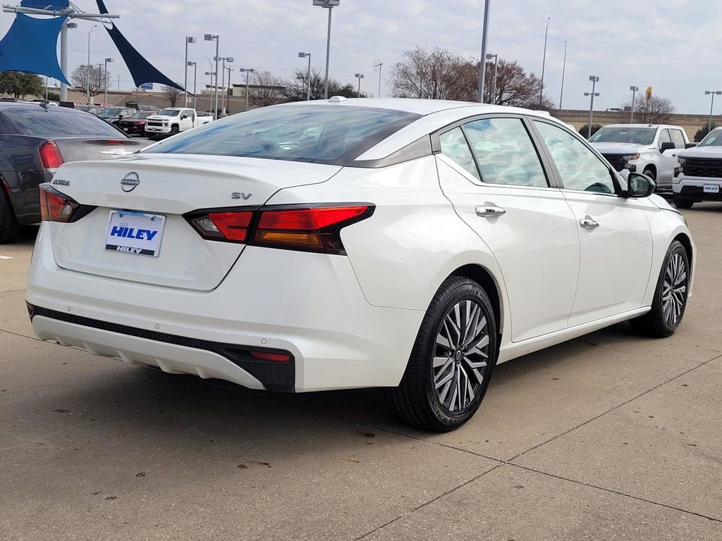 Used 2024 Nissan Altima 2.5 SV video 4