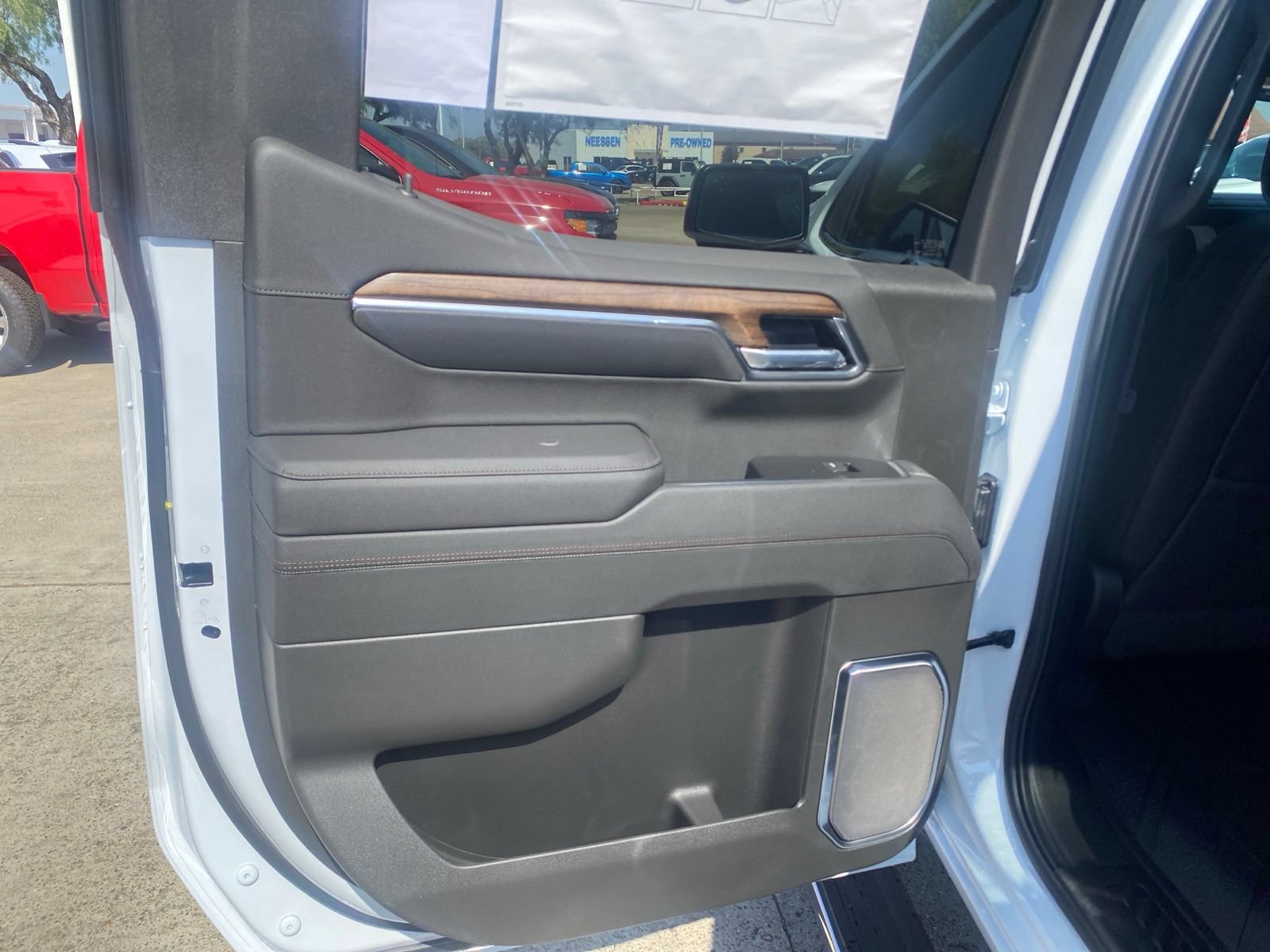New 2026 Chevrolet Silverado 1500 High Country w/ High Country Premium Package AWD/4WD image 14