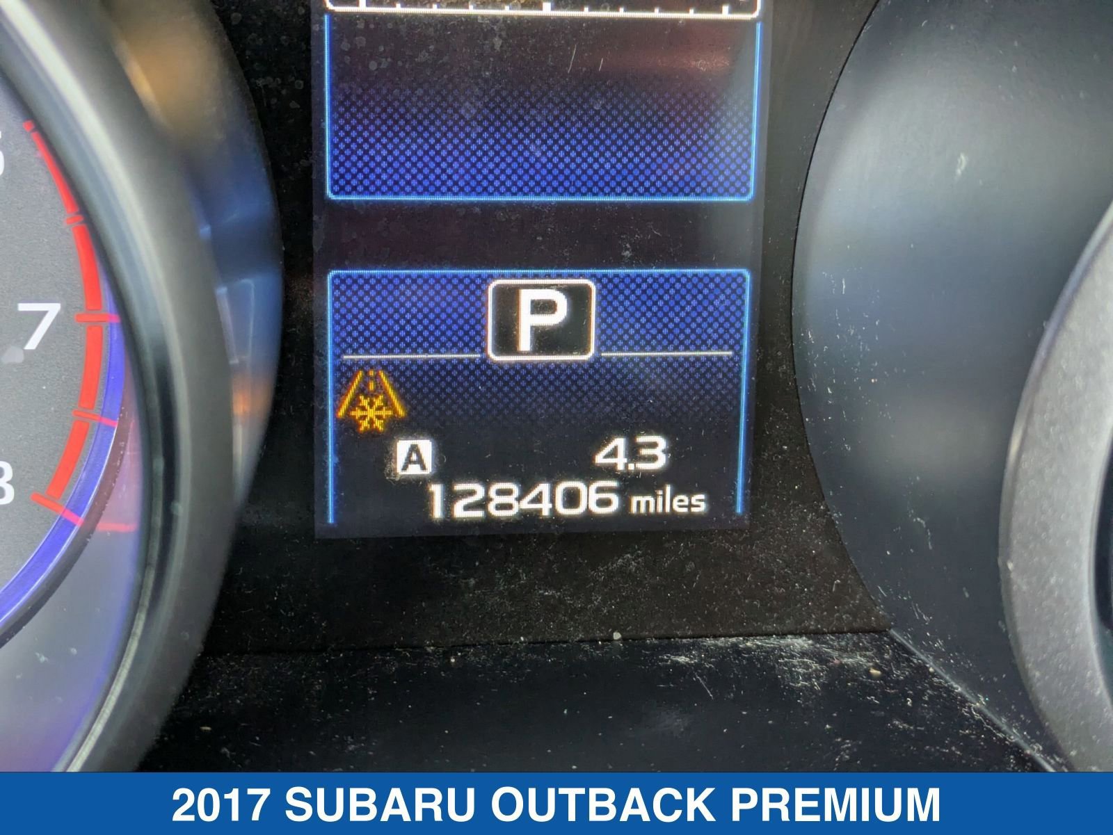 Used 2017 Subaru Outback 2.5i Premium image 17