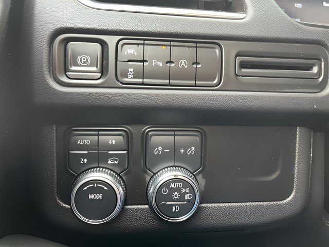 Certified 2023 GMC Yukon SLT AWD/4WD image 14
