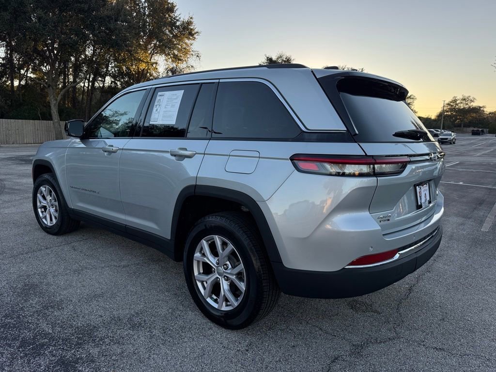 Used 2022 Jeep Grand Cherokee Limited w/ Trailer Tow Prep Group (B) image 6