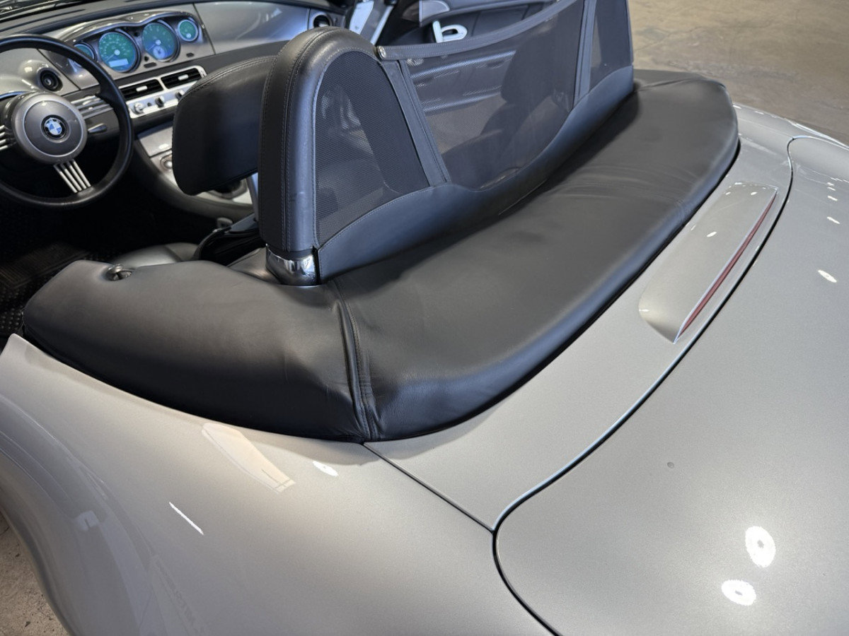 Used 2003 BMW Z8 image 16