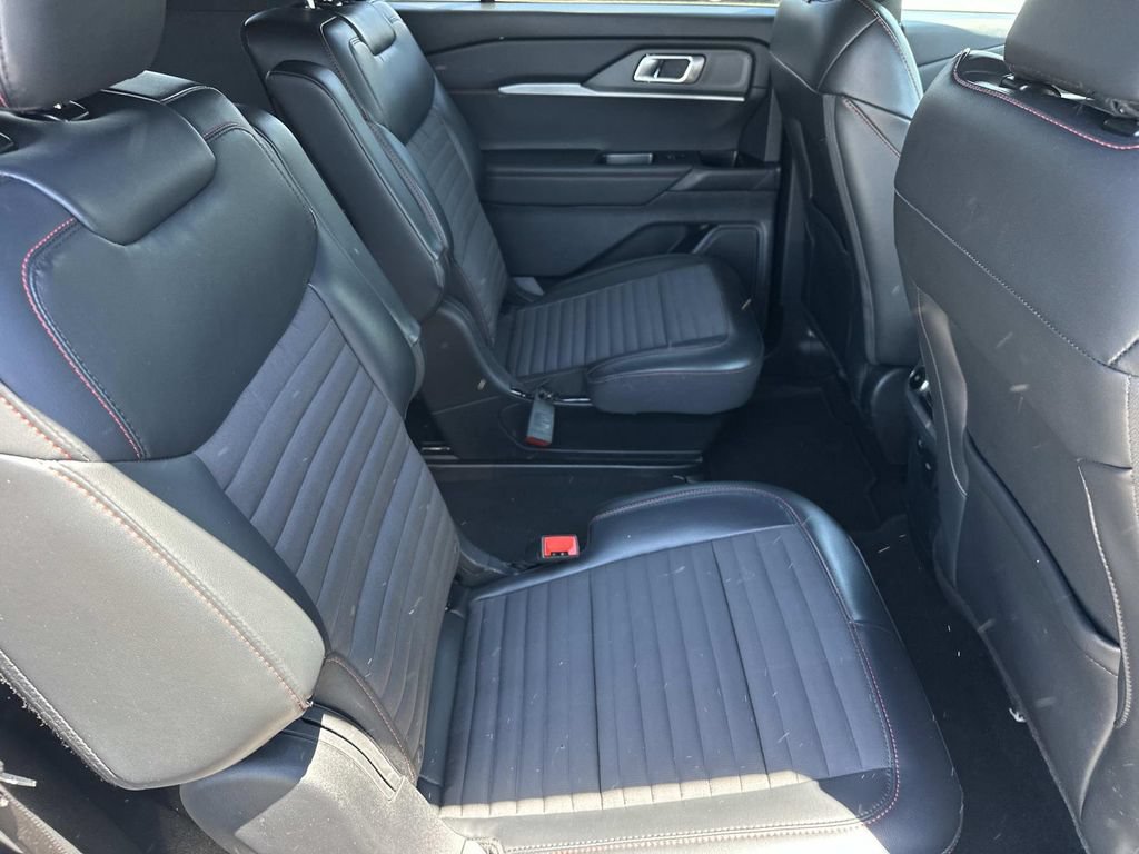 Used 2025 Ford Explorer ST-Line AWD/4WD image 14