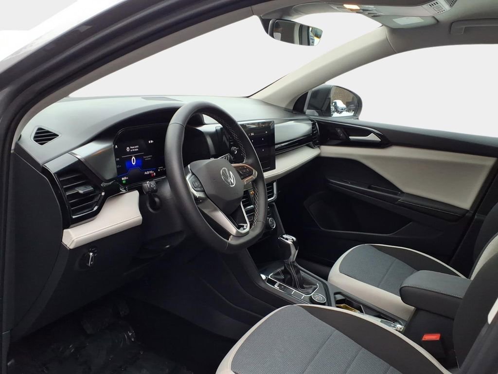Used 2025 Volkswagen Taos S image 8