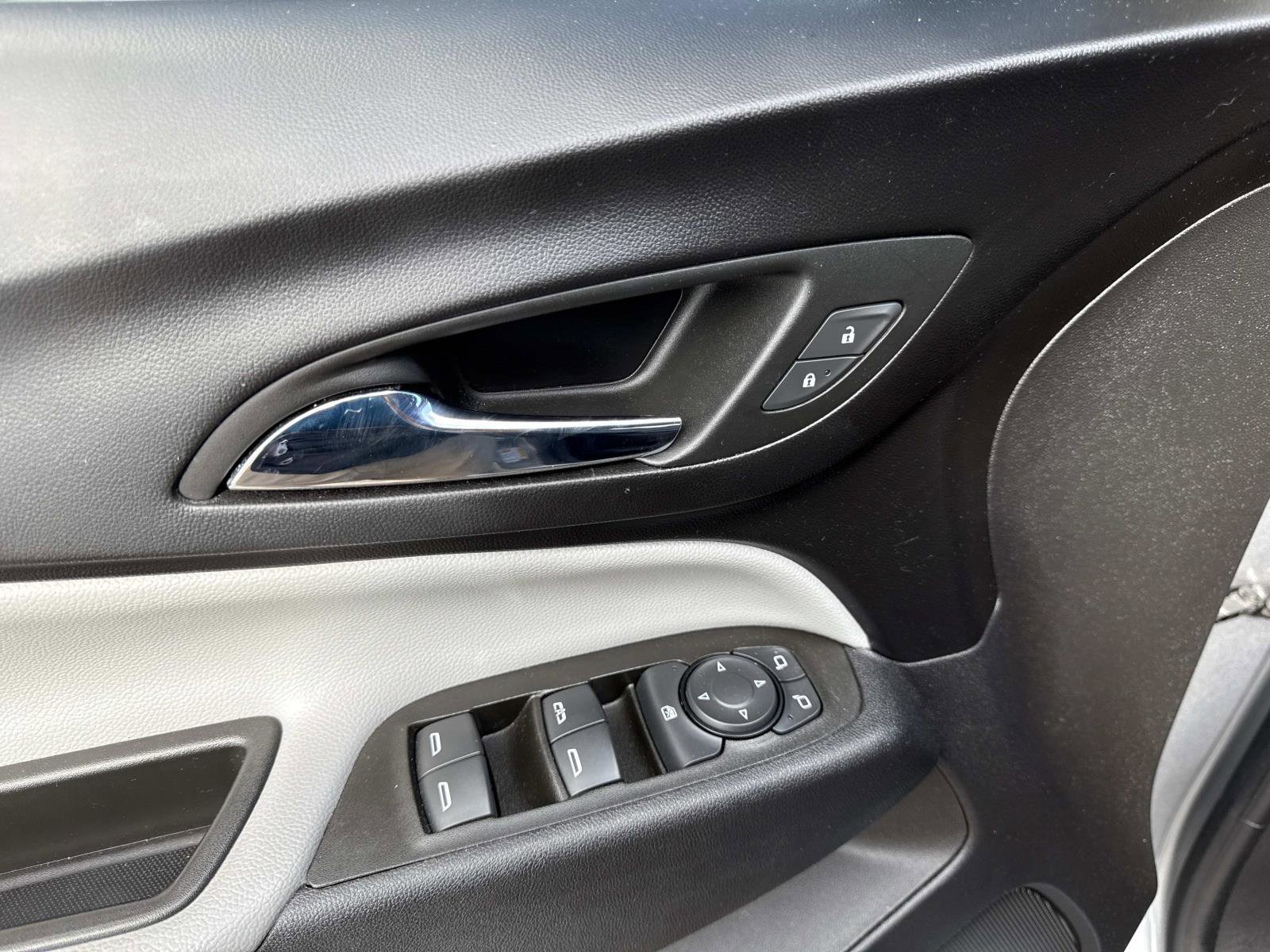 Used 2024 Chevrolet Equinox LS w/ LS Convenience Package image 18