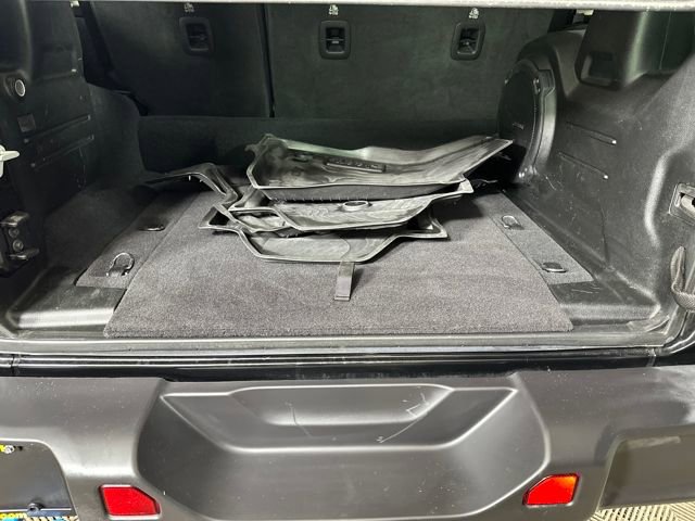 Used 2023 Jeep Wrangler Unlimited w/ Sun & Screen Package image 26