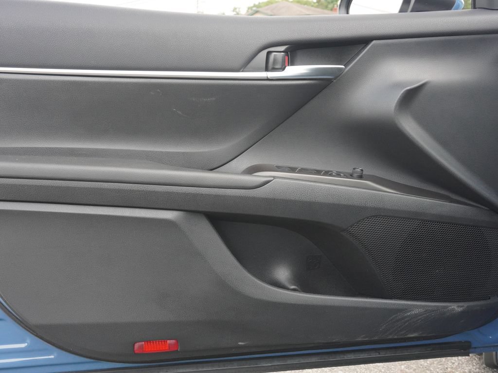 Used 2024 Toyota Camry SE FWD image 16