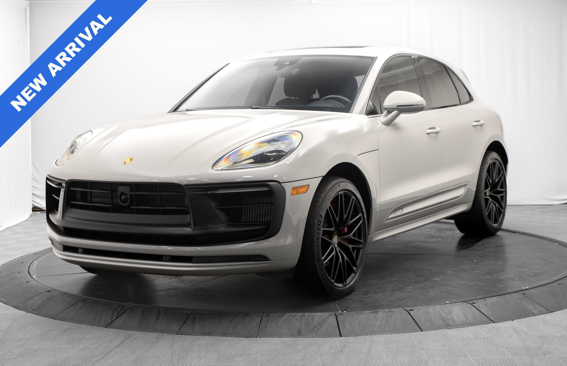 Used 2023 Porsche Macan GTS w/ Premium Package Plus AWD/4WD image 7