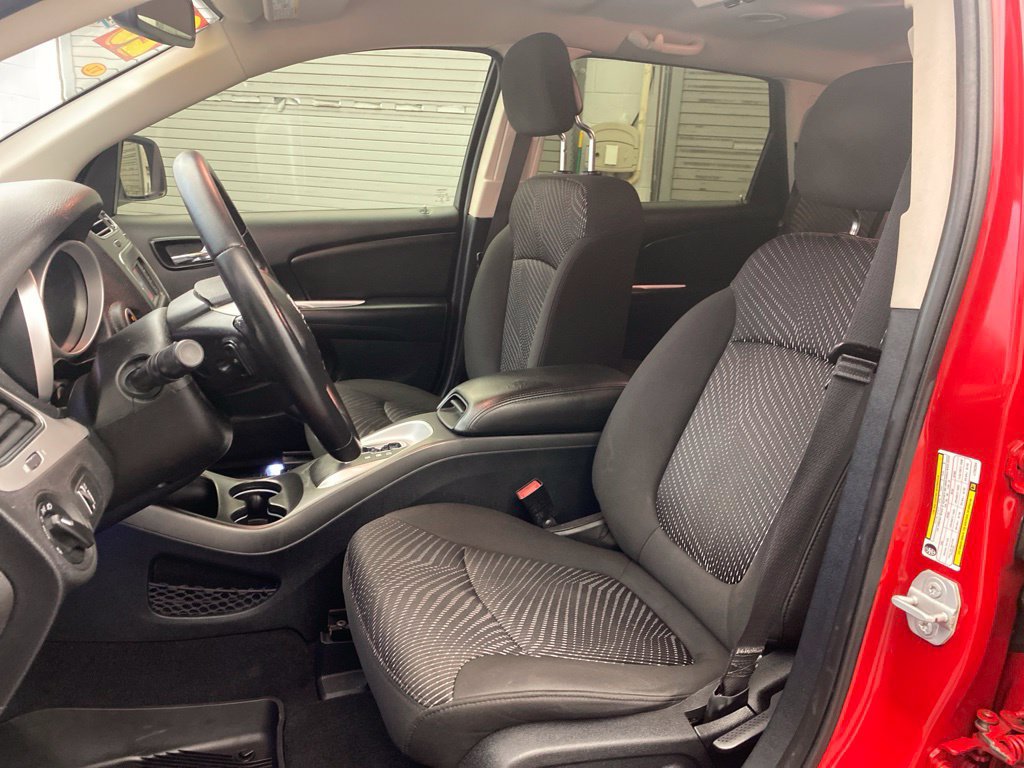 Used 2020 Dodge Journey SE w/ SE Popular Equipment Group FWD image 13