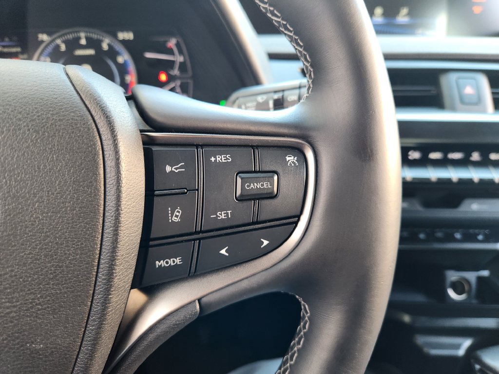 Used 2021 Lexus UX 200 w/ Premium Package FWD image 29