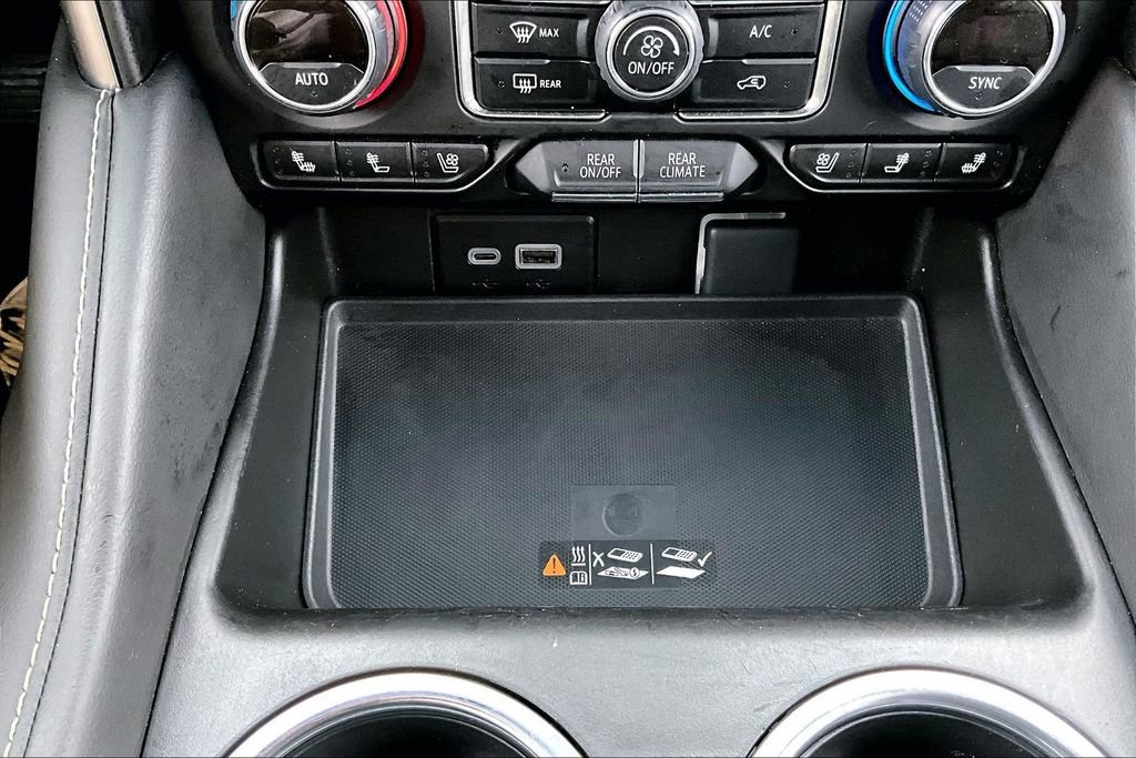 Used 2024 Chevrolet Suburban Premier image 15