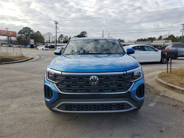 Certified 2025 Volkswagen Atlas Cross Sport SE w/ Panoramic Sunroof Package video 2