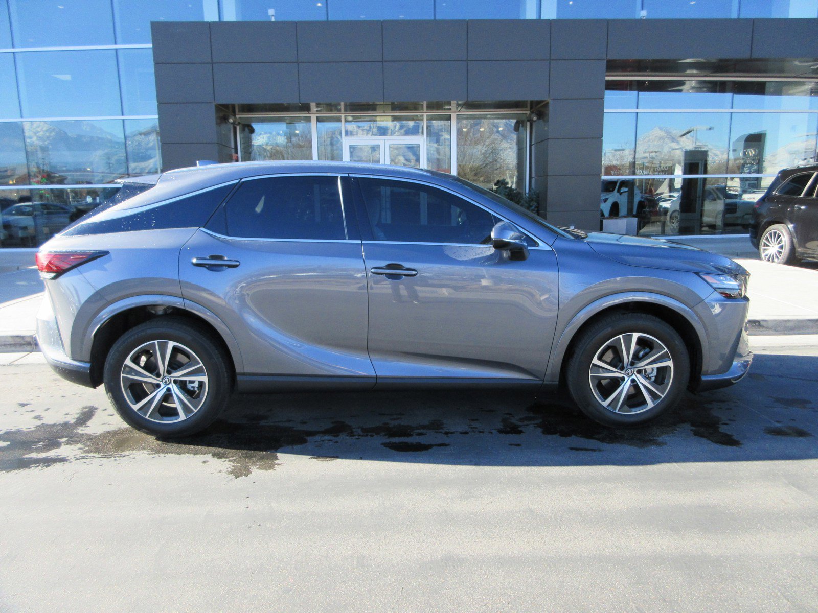 Used 2023 Lexus RX 350h image 11