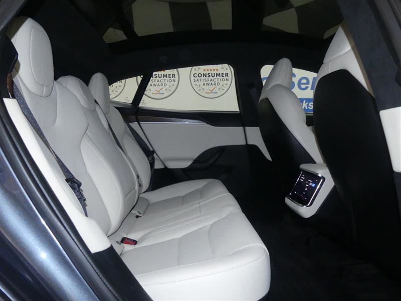 Used 2022 Tesla Model S image 19