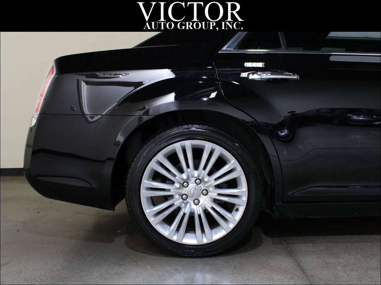 Used 2012 Chrysler 300 Limited RWD image 12