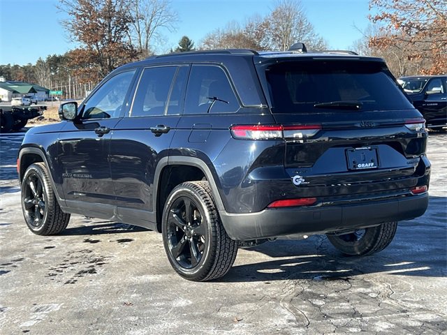 Certified 2023 Jeep Grand Cherokee Limited w/ Black Appearance Package image 10