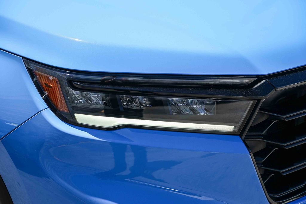 Used 2024 Honda Pilot TrailSport image 2