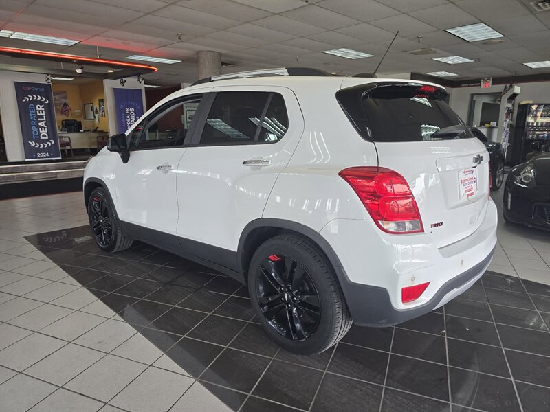Used 2018 Chevrolet Trax LT w/ Sun & Sound Package FWD image 6