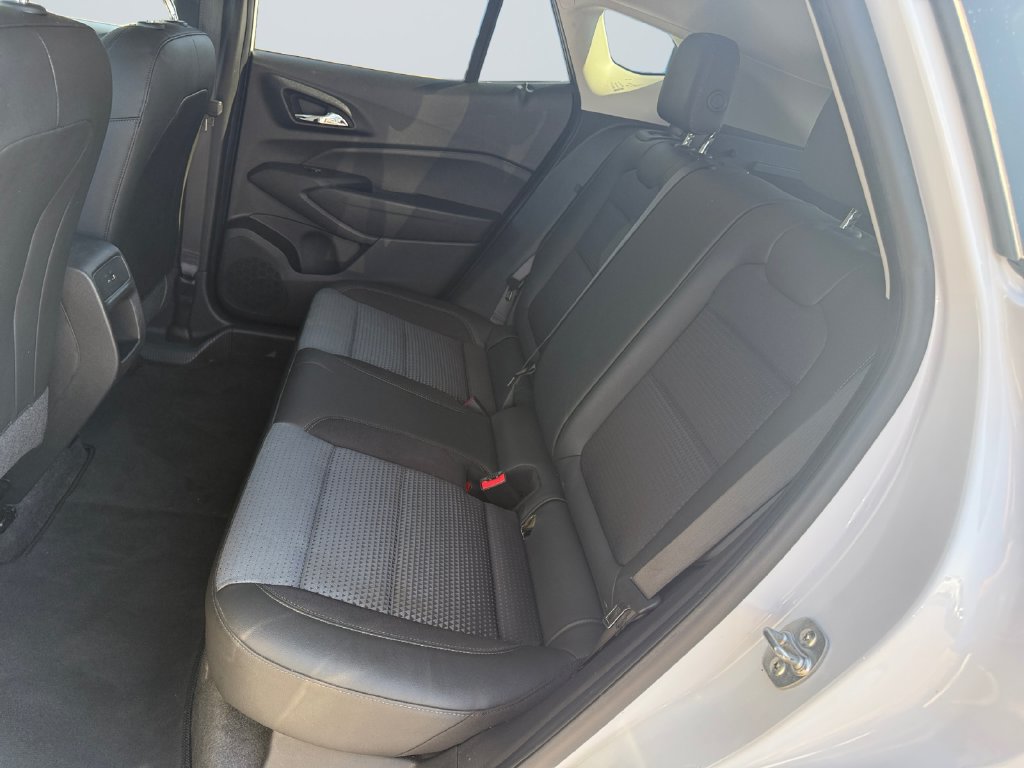 Used 2024 Chevrolet Trax LT w/ LT Convenience Package FWD image 13