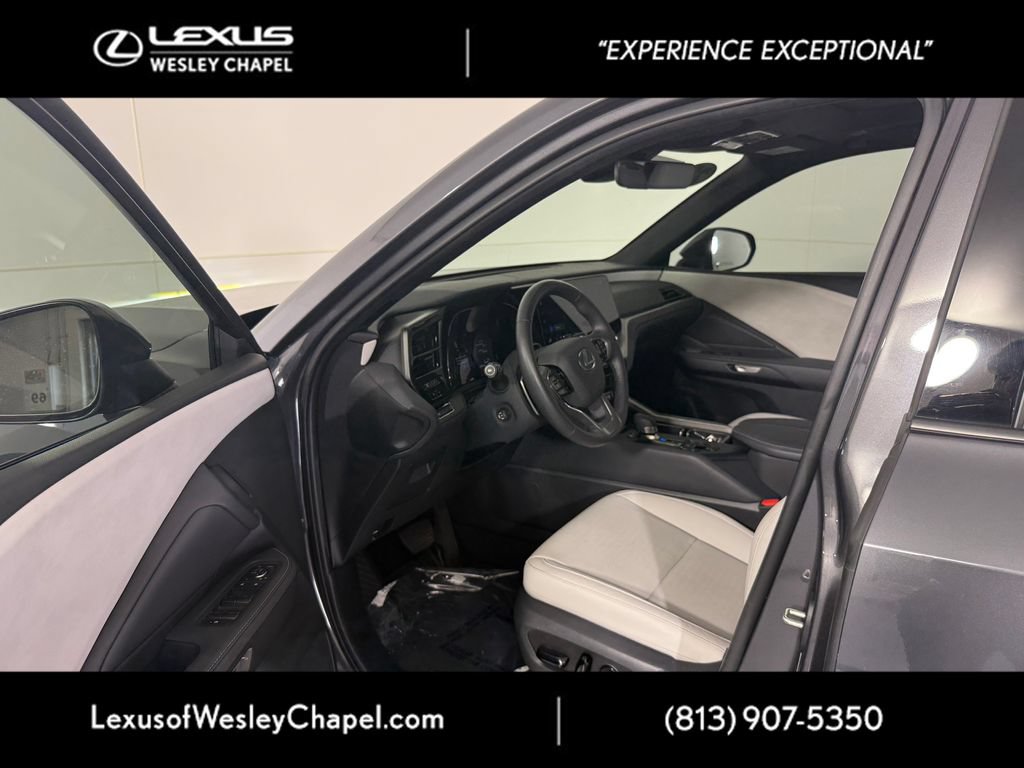 Used 2025 Lexus TX 350 AWD w/ Technology Package image 8