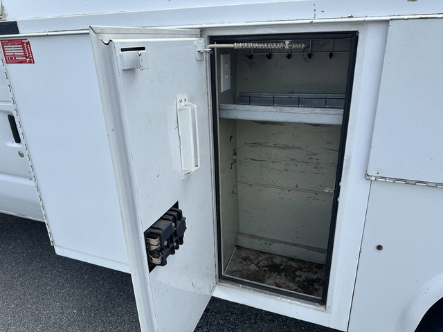 Used 2015 Ford E-350 and Econoline 350 Super Duty RWD image 16