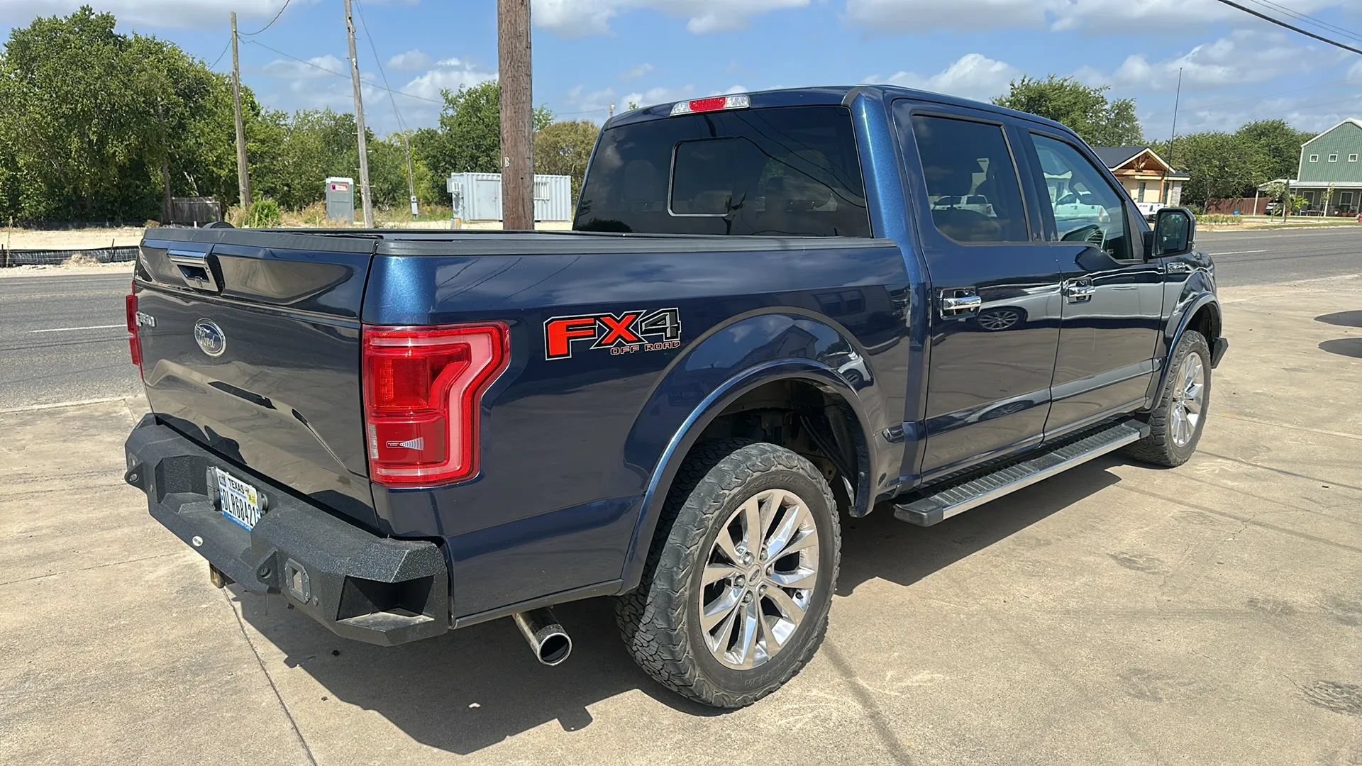 Used 2015 Ford F150 Lariat w/ Equipment Group 502A Luxury AWD/4WD image 5